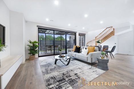 Property photo of 2/32 Springs Road Clarinda VIC 3169