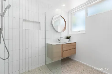 Property photo of 1 Tandara Court Black Rock VIC 3193
