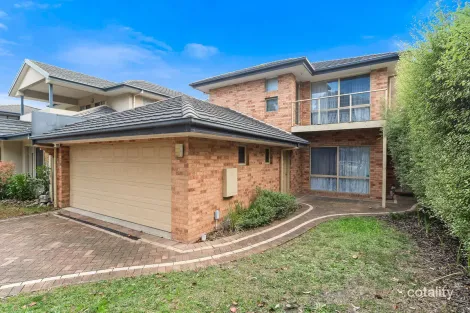 Property photo of 10 Okeefe Terrace Sandhurst VIC 3977