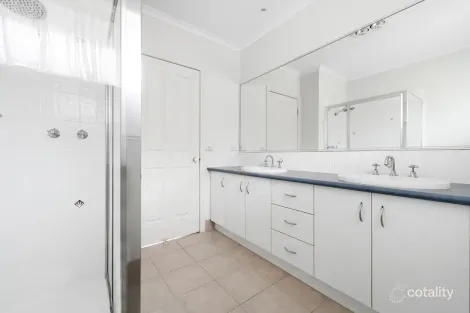 Property photo of 10 Okeefe Terrace Sandhurst VIC 3977