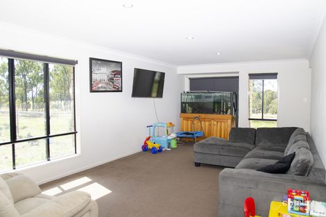 Property photo of 2 Sandalwood Drive Brightview QLD 4311