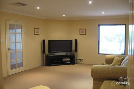 Property photo of 10 Minjah Circuit Carramar WA 6031