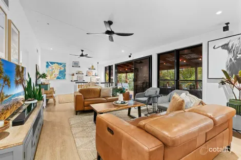 Property photo of 10 Sandpiper Place Aroona QLD 4551