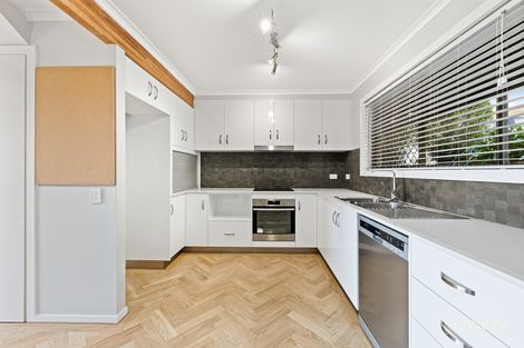 Property photo of 18/2 Benjamin Street Mount Lofty QLD 4350