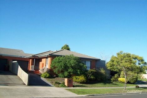 Property photo of 2/20 Preston Avenue Endeavour Hills VIC 3802