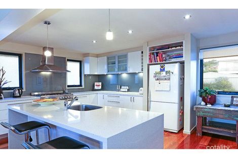 Property photo of 25 Dahlia Street Dromana VIC 3936