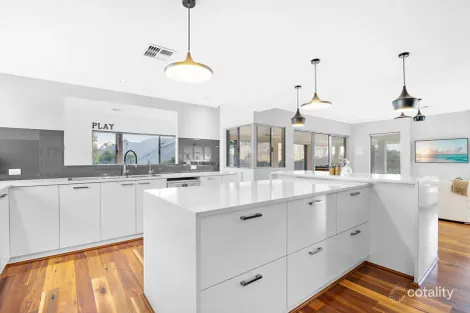 Property photo of 14 Paull View Bedfordale WA 6112
