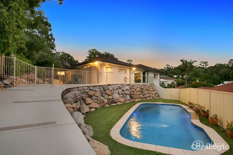 Property photo of 8 Summerfield Place Kenmore QLD 4069