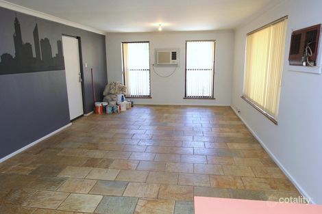 7 Clarence Rd, Armadale, WA 6112