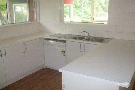 Property photo of 4 Thomas Place Emerald QLD 4720