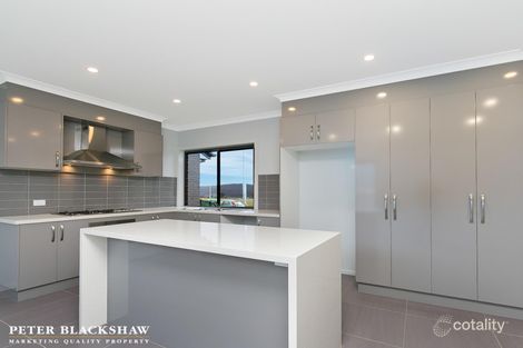 Property photo of 11 Fowlie Terrace Googong NSW 2620
