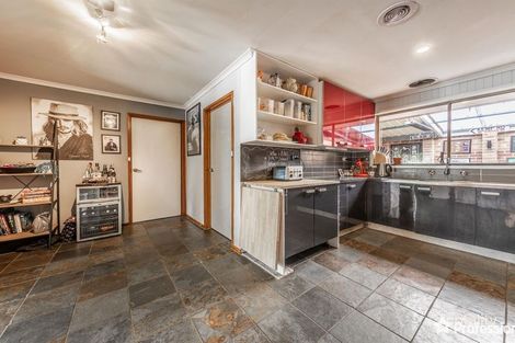 Property photo of 1/13 Toolern Street Melton South VIC 3338