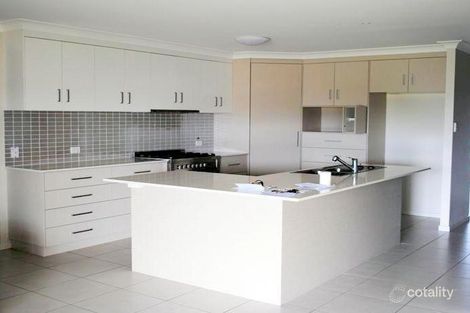 Property photo of 21 Goolman Place Peak Crossing QLD 4306