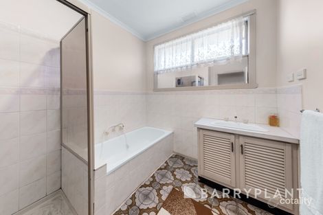 Property photo of 4 Swansea Parade St Albans VIC 3021