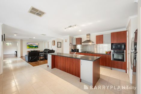 Property photo of 25 Leichardt Drive Manor Lakes VIC 3024