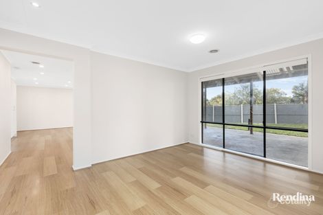 Property photo of 2 Stoneleigh Place Craigieburn VIC 3064