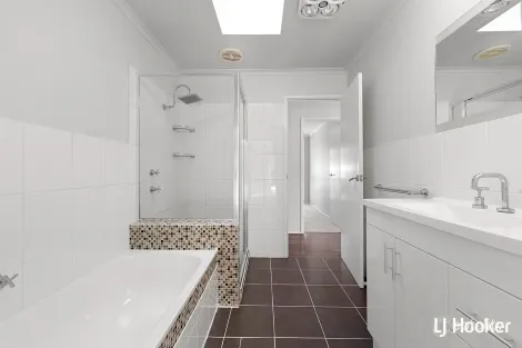 Property photo of 9 Bamir Square Ngunnawal ACT 2913