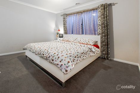 Property photo of 28 Ballymena Crescent Cranbourne East VIC 3977