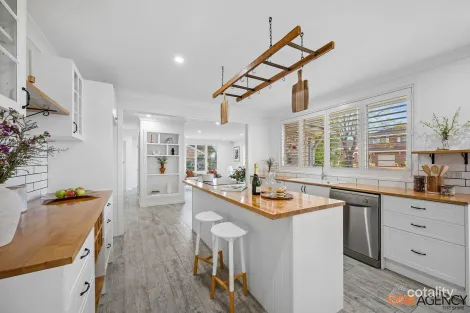Property photo of 5 Nicholi Place Alfords Point NSW 2234