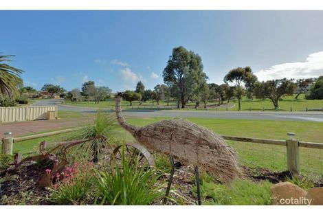 Property photo of 7 Silvertop Avenue Halls Head WA 6210