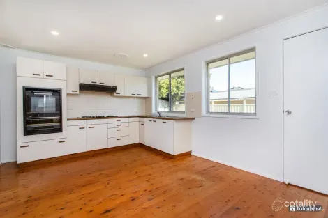 Property photo of 50 Hatchinson Crescent Jamisontown NSW 2750