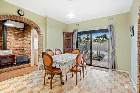 Property photo of 31 Shaw Avenue Earlwood NSW 2206