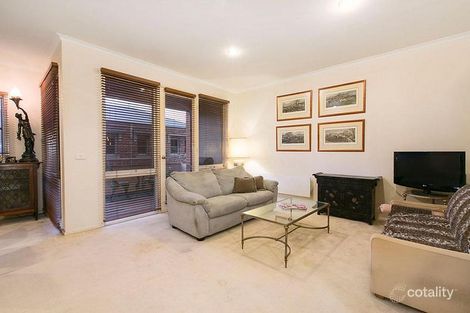 Property photo of 17/162 Stockmans Way Kensington VIC 3031