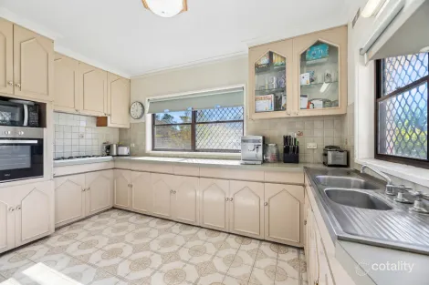Property photo of 8 Button Street Strathdale VIC 3550