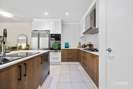 Property photo of 11 Willoby Drive Alfredton VIC 3350