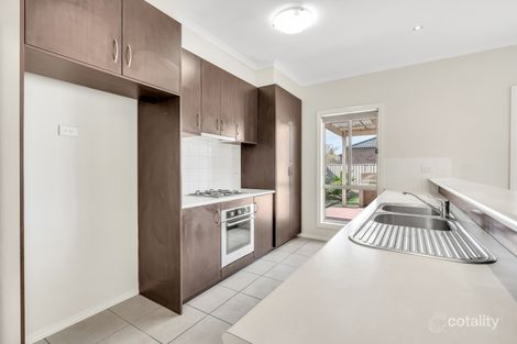 Property photo of 2 Dampier Close Craigieburn VIC 3064