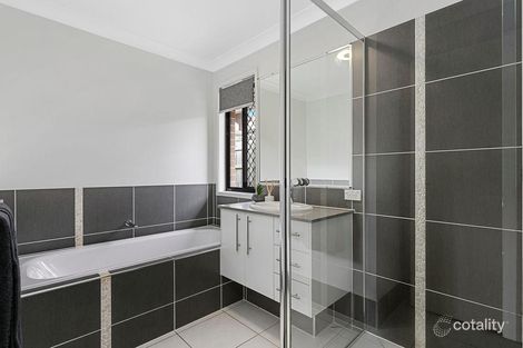 Property photo of 27 Whipbird Circuit Victoria Point QLD 4165