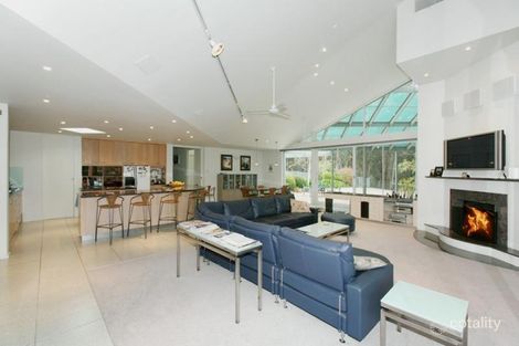 Property photo of 124 Knees Road Park Orchards VIC 3114