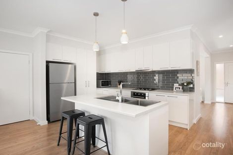 Property photo of 2/450 Hull Road Mooroolbark VIC 3138