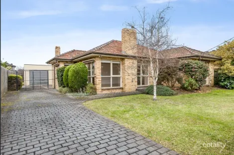 Property photo of 27 Darebin Boulevard Reservoir VIC 3073