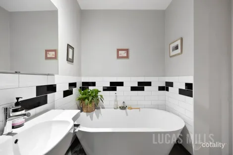Property photo of 9/88 Ireland Street West Melbourne VIC 3003