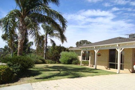 Property photo of 8 Pagnell Way Swan View WA 6056