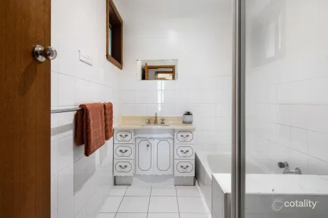 Property photo of 33 Newstead Road Maldon VIC 3463