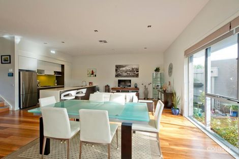 Property photo of 19 Varsity Walk Bundoora VIC 3083