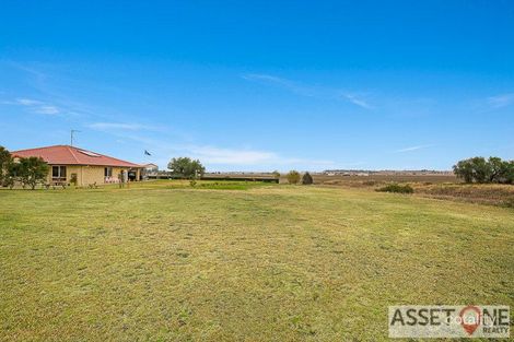 Property photo of 2 Eric Court Cambooya QLD 4358