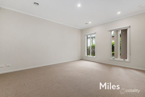 Property photo of 2/15 Abbotsford Grove Ivanhoe VIC 3079