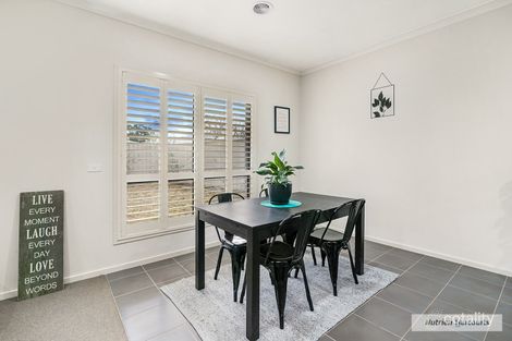 Property photo of 2 Wattlebird Way Kilmore VIC 3764