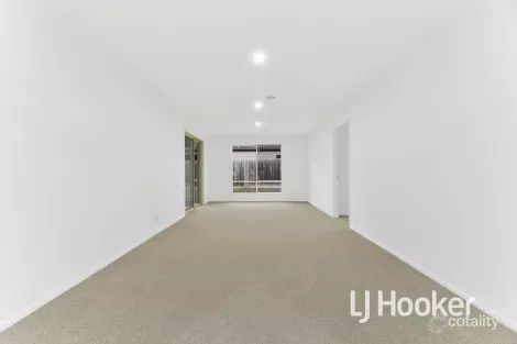 Property photo of 17 Clifford Drive Pakenham VIC 3810