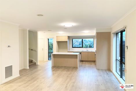 Property photo of 25 Erinbank Crescent Westmeadows VIC 3049