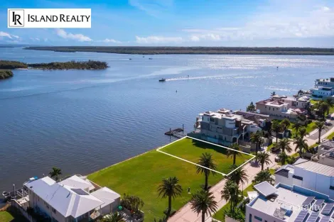 17 Knightsbridge Pde W, Paradise Point, QLD 4216