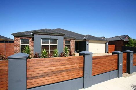 80 Leigh Dr, Pakenham, VIC 3810