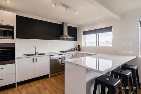 Property photo of 4/42 Macaulay Street Coorparoo QLD 4151
