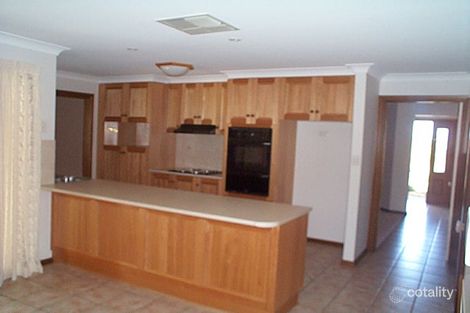 Property photo of 24 Kimberley Drive Tatton NSW 2650