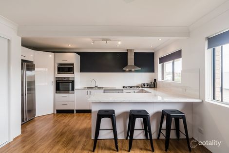 Property photo of 4/42 Macaulay Street Coorparoo QLD 4151
