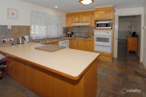 Property photo of 21 Kalyna Court Delahey VIC 3037