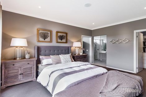 Property photo of 13 Lucinda Lane Cranbourne North VIC 3977